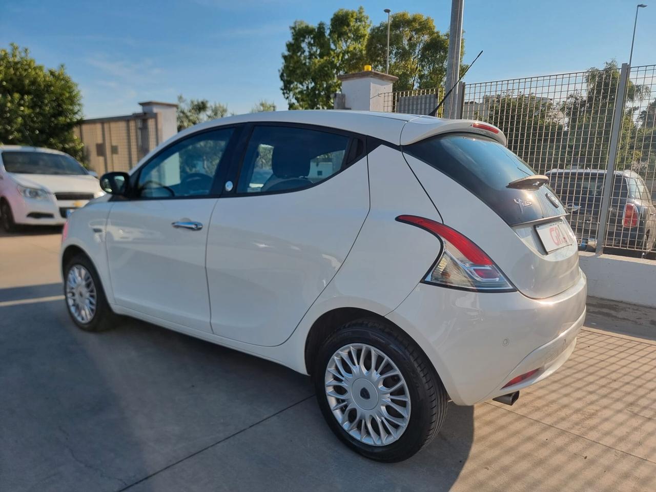 Lancia Ypsilon 1.2 69 CV 5 porte GPL Ecochic Gold GPL