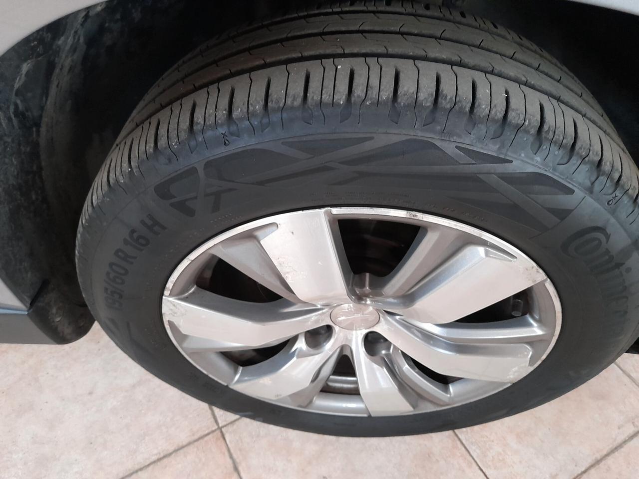 Peugeot 2008 PureTech 82 Allure