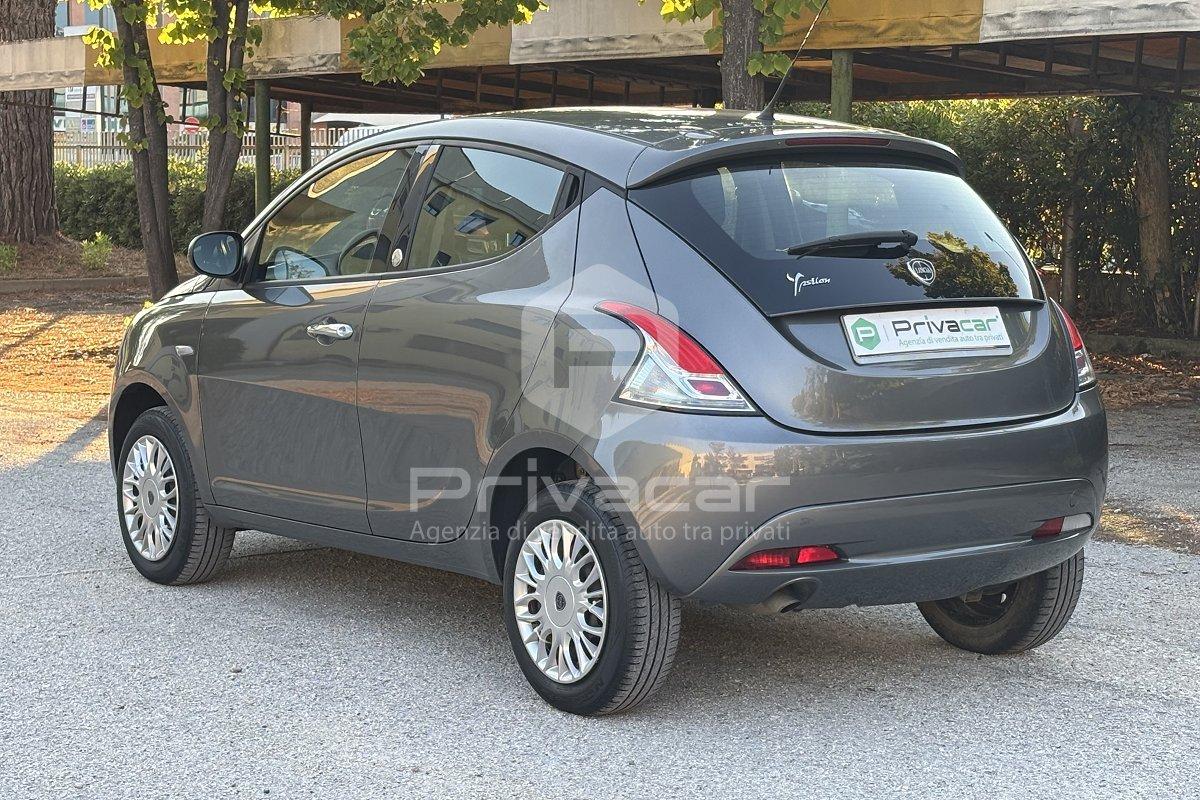 LANCIA Ypsilon 0.9 TwinAir 85 CV 5 porte Metano Ecochic Silver