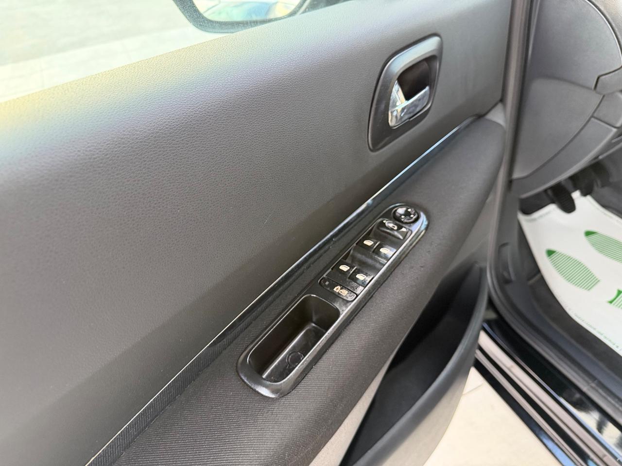 Peugeot 5008 1.6 HDi 112CV Premium