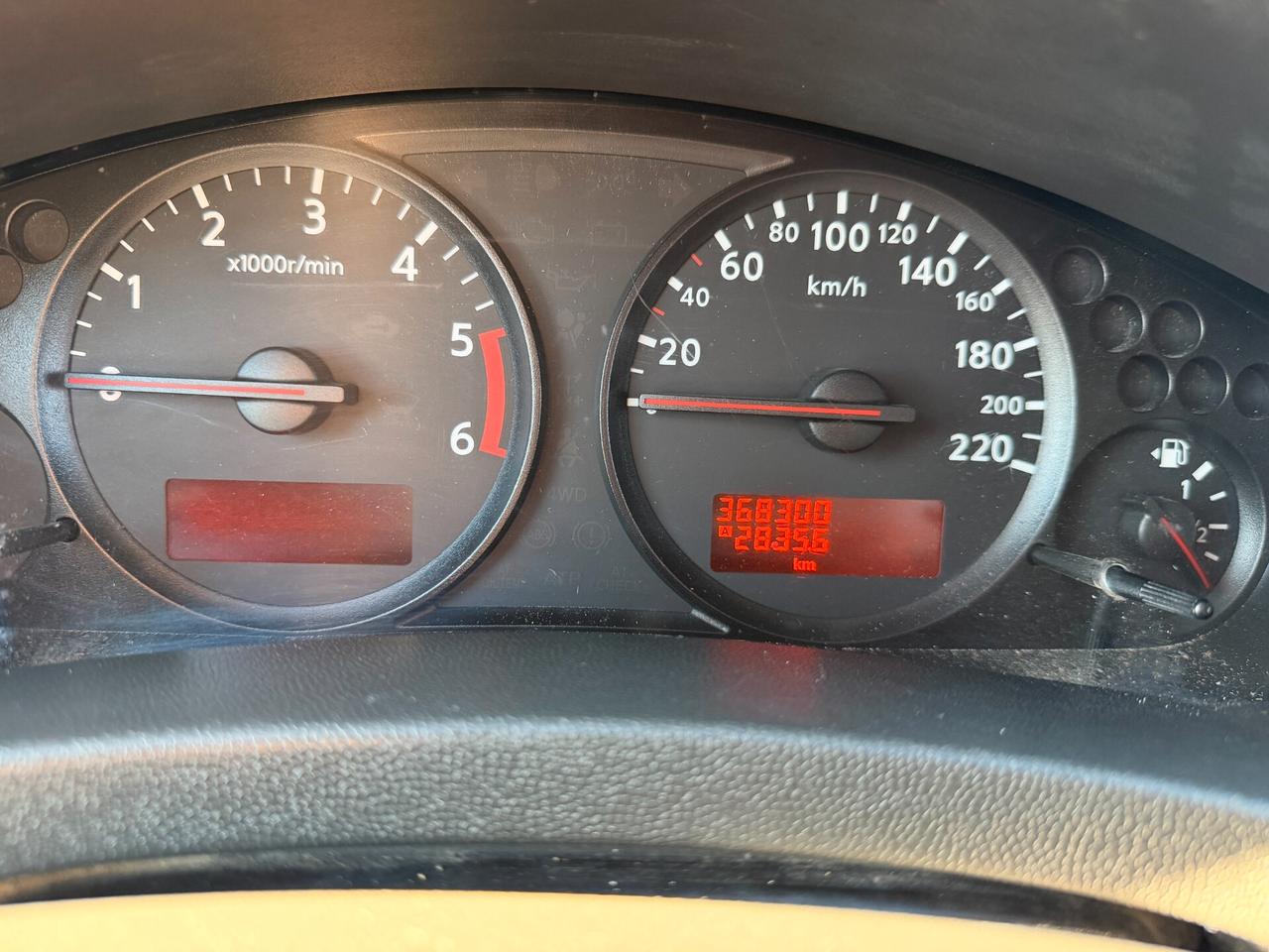 NISSAN NAVARA 4x4 ANNO 2012 2.5 DIESEL 190 CV