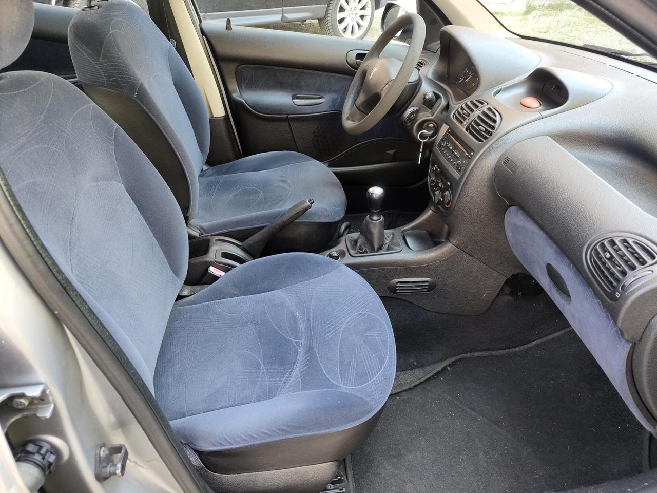 Peugeot 206 1.4 5p. XT