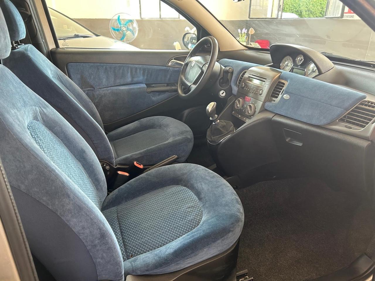 Lancia Ypsilon 1.2 16V Argento