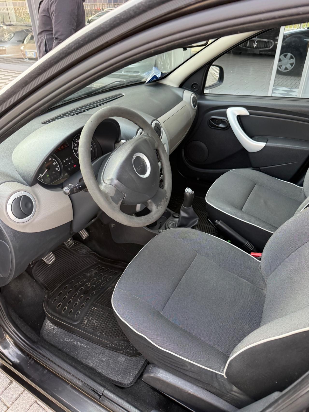 Dacia Sandero 1.2 16V GPL 75CV Embleme