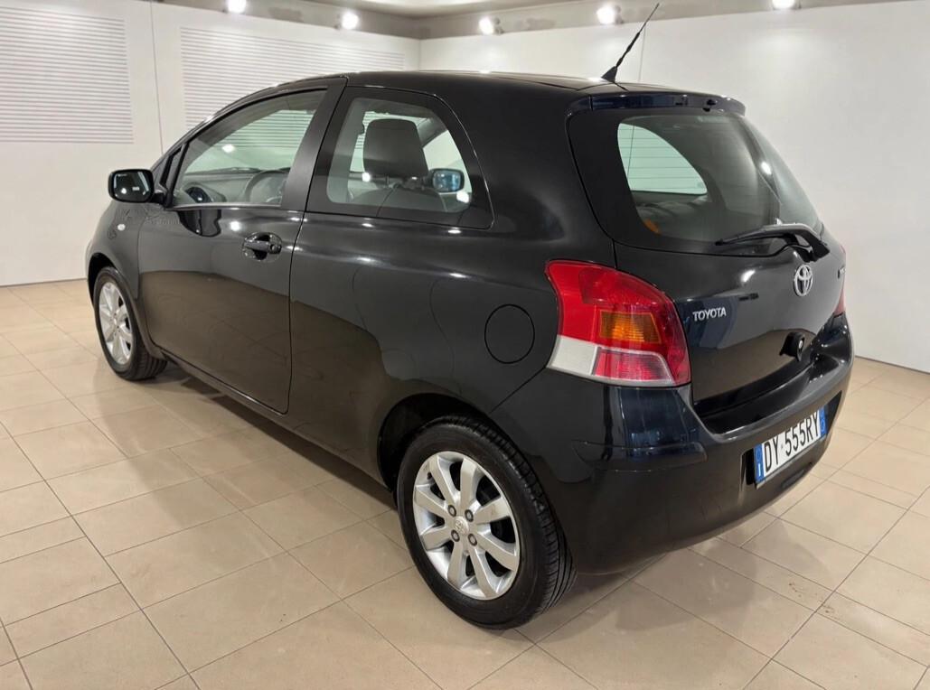 Toyota Yaris 3p 1.3 dual Sol -NEOPATENTATI-