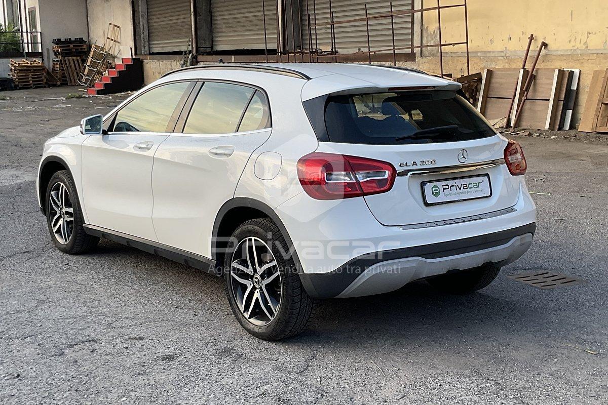 MERCEDES GLA 200 Premium