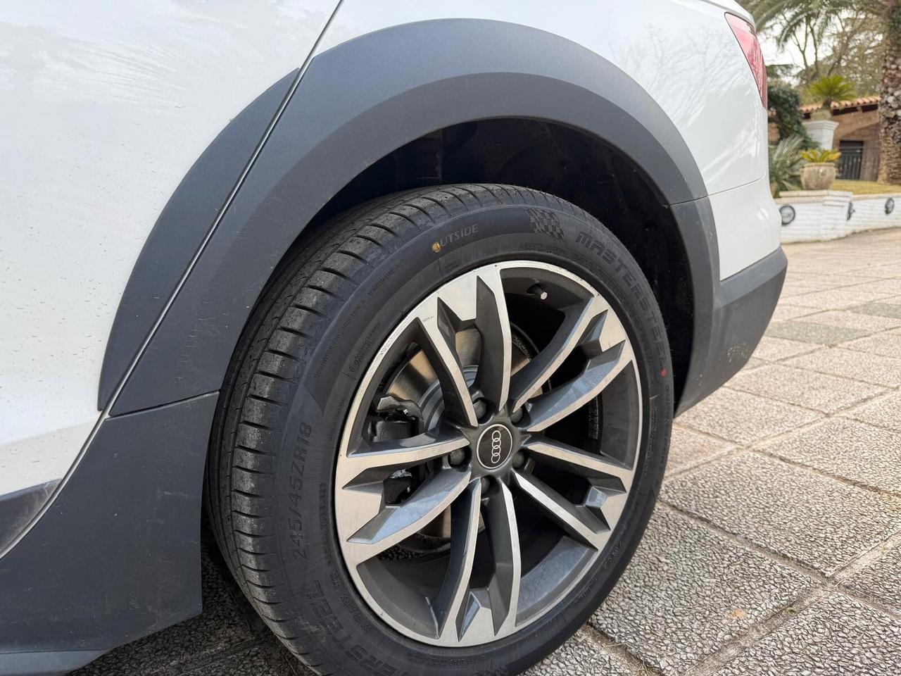 Audi A4 allroad 40 TDI 204 CV S tronic Identity Contrast