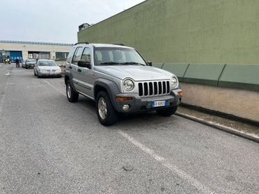 Jeep Cherokee 2.5 CRD Sport