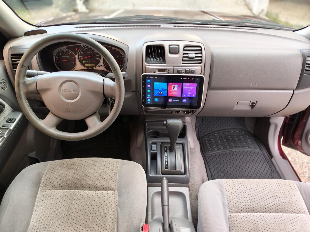 Isuzu D-Max 3.0 TD 4WD LS Aut. + Gancio