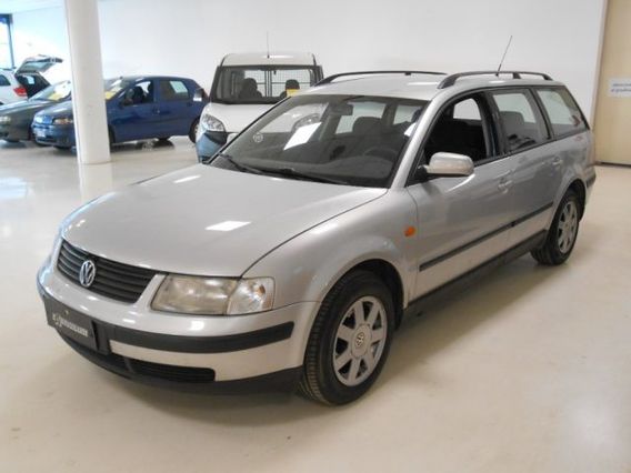 VOLKSWAGEN Passat 1.8 20V cat Var. Comfortline Metano