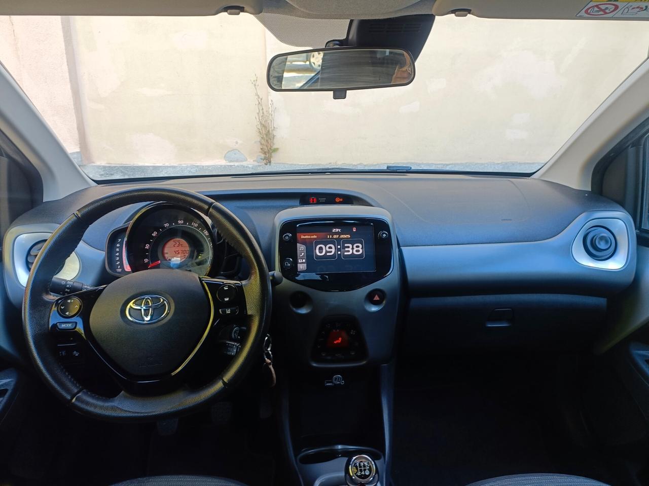 Toyota Aygo Connect 1.0 VVT-i 72 CV 5 porte x-play