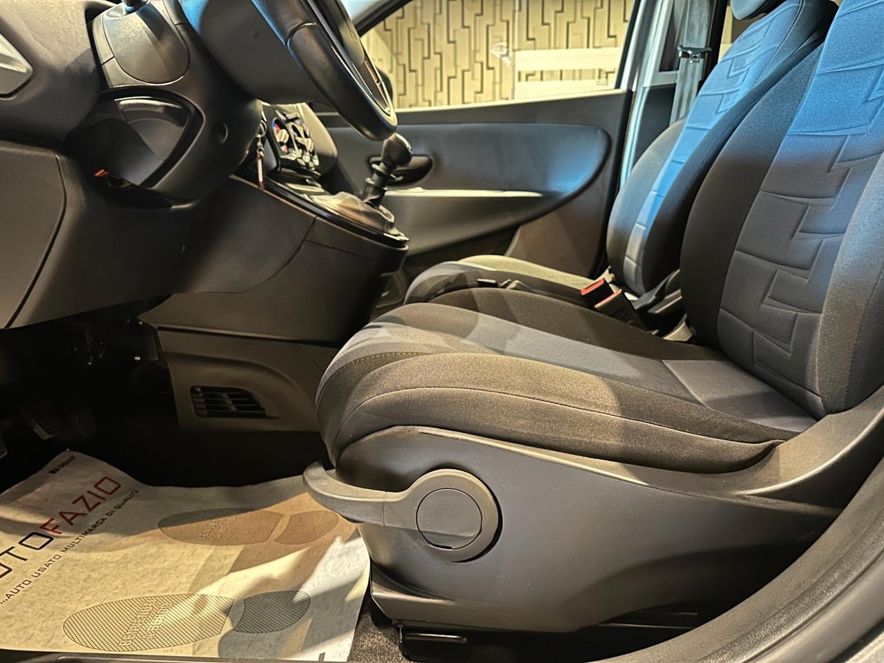 Lancia Ypsilon 1.0 FireFly 5 porte S&S Hybrid Gold Plus