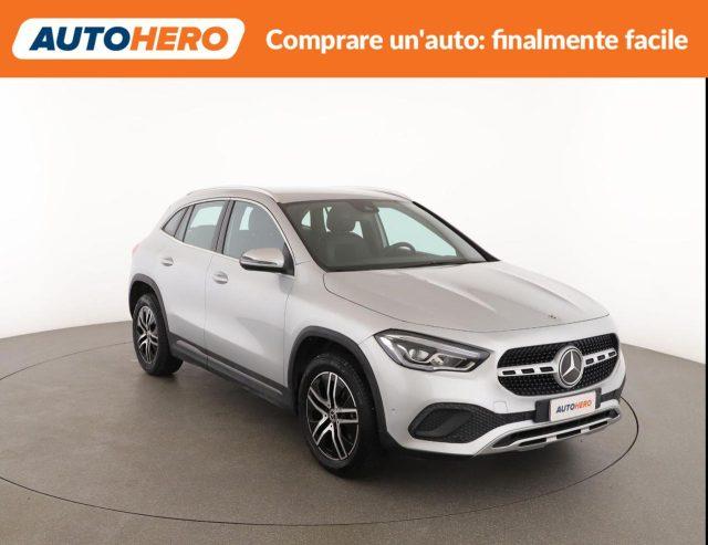 MERCEDES-BENZ GLA 200 d Automatic Premium