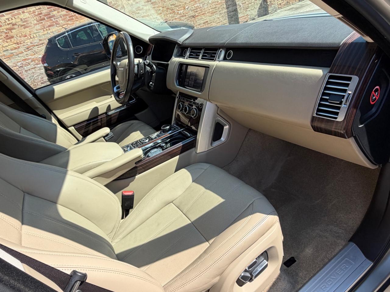 Land Rover Range Vogue 3.0 TDV6 AUTOBIOGRAPHI