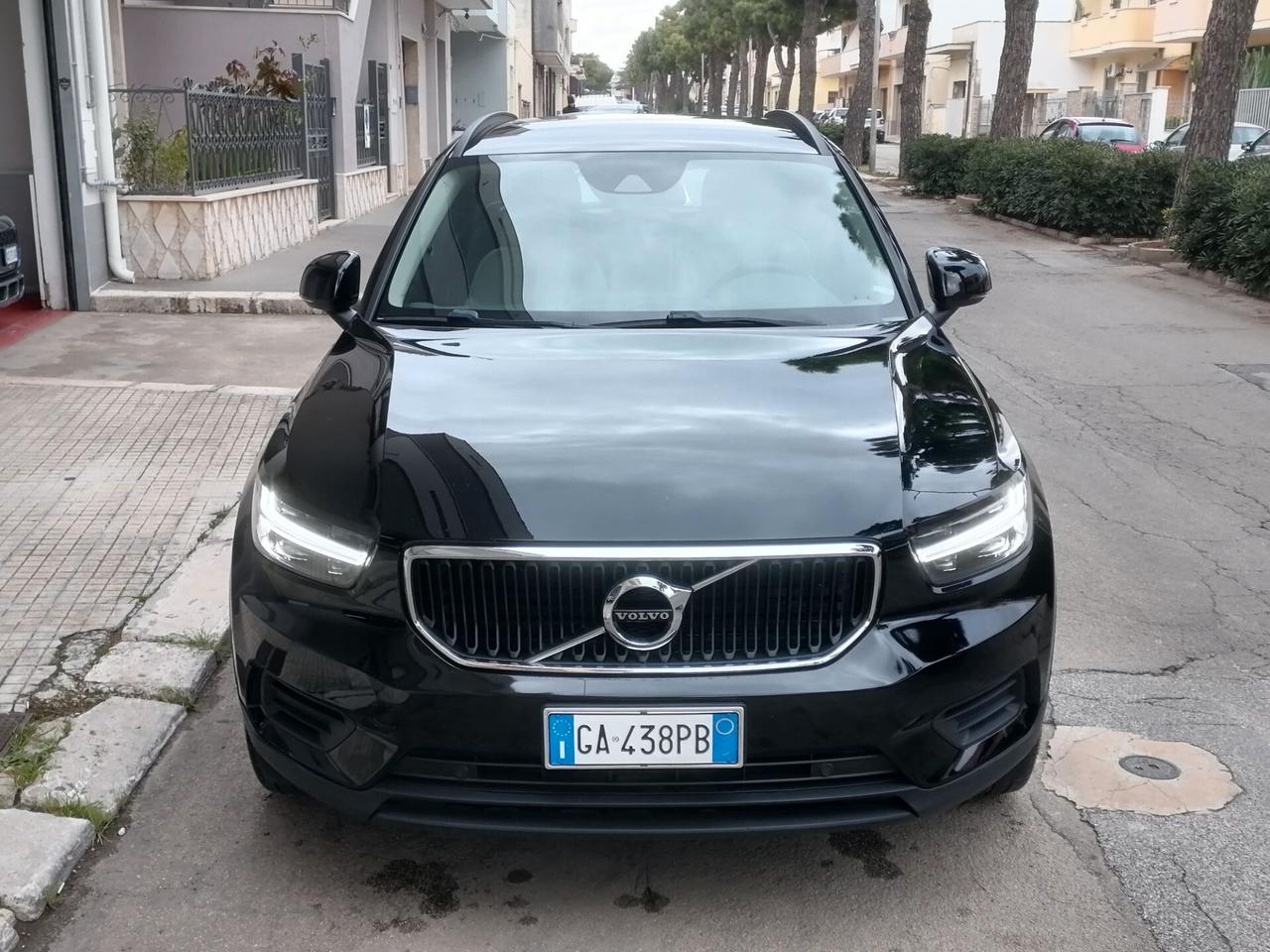 Volvo XC40 D3 Momentum NAVI CAMERA LED PELLE 2020