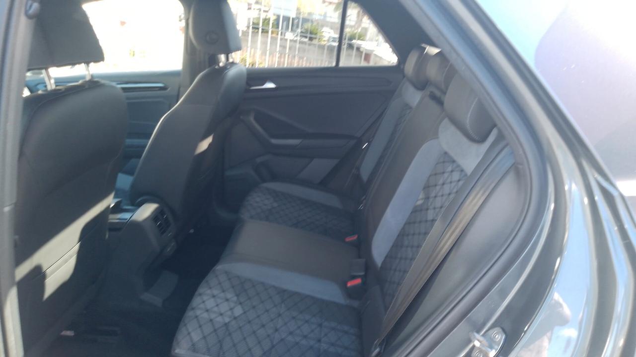 Volkswagen T-Roc 1.5 TSI ACT DSG R-Line