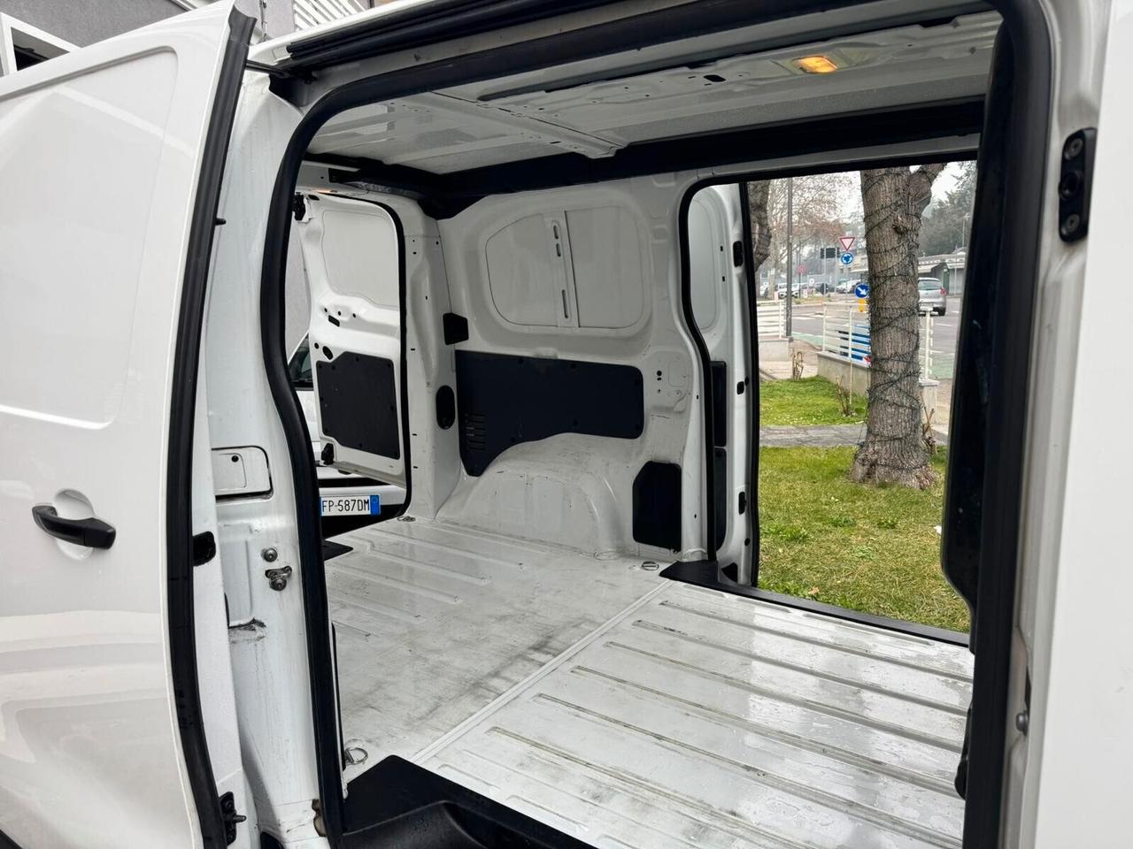 PEUGEOT EXPERT BLUEHDI 122cv FURGONE LAMIERATO