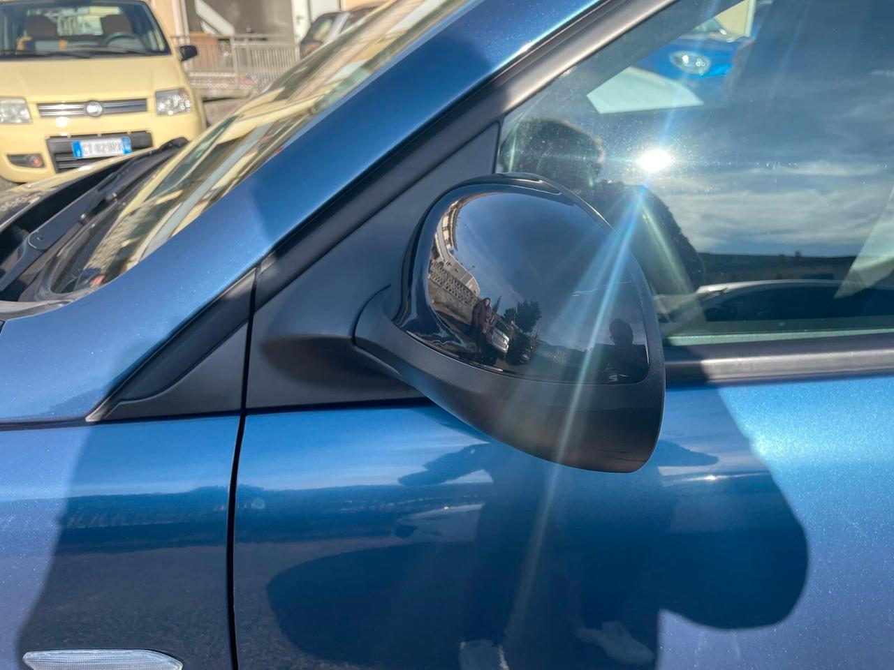 Lancia Ypsilon 1.0 Hybrid Ecochic Siler