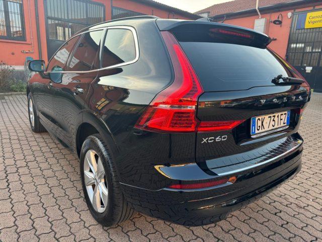 VOLVO XC60 B4(d) 197CV AUT. Mom.Core (AUTOCARRO N1)