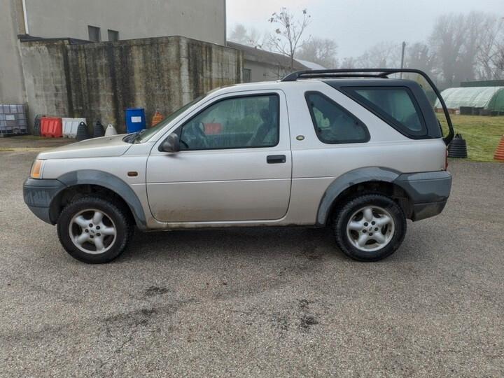 Land Rover Freelander 2.0 TD 3p. Hardback