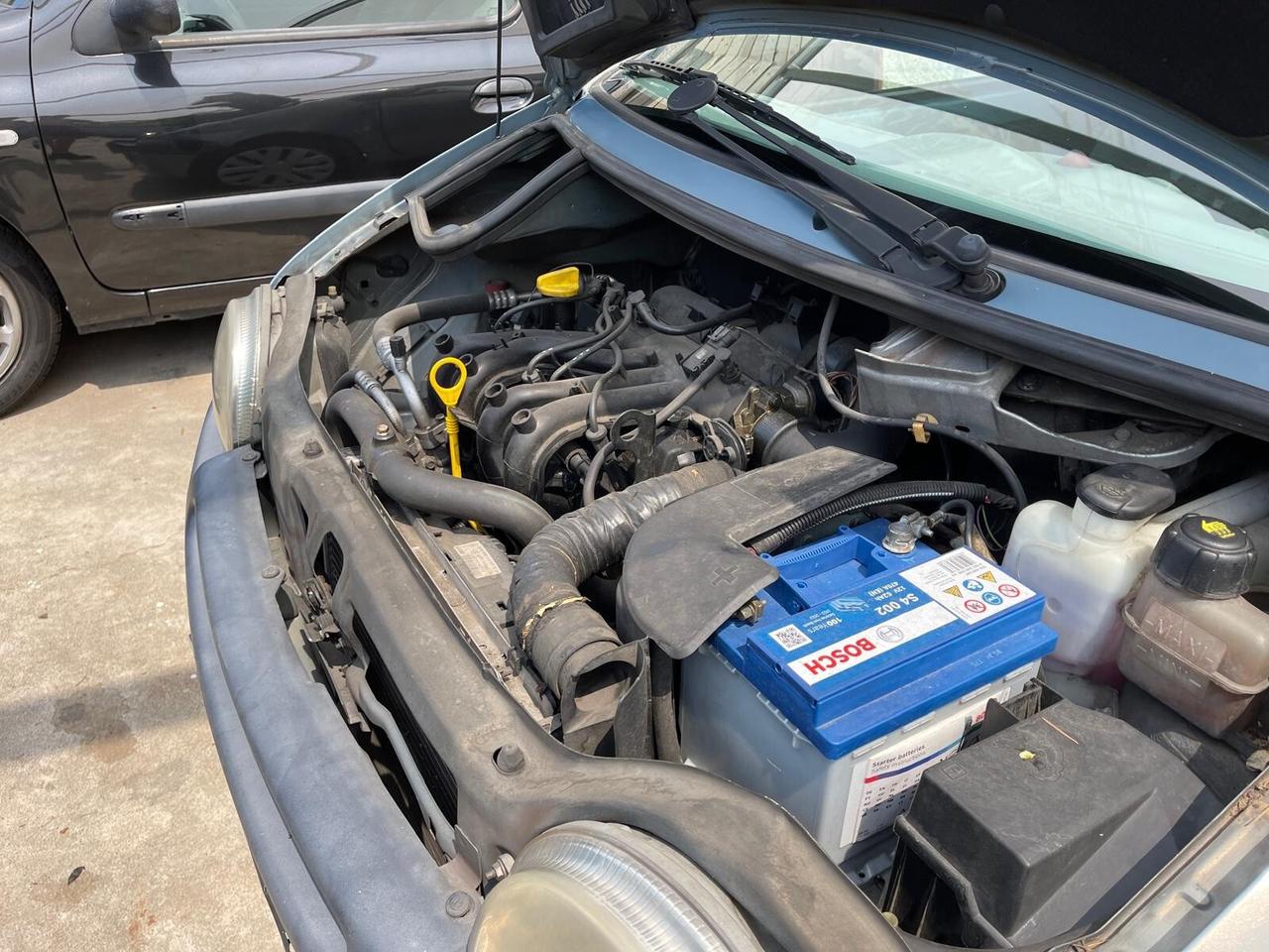 Renault Twingo 1.2i benzina neopatentati