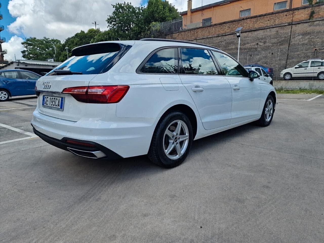Audi A4 Avant 30 2.0 Hybrid/tdi Business 136cv S-tronic