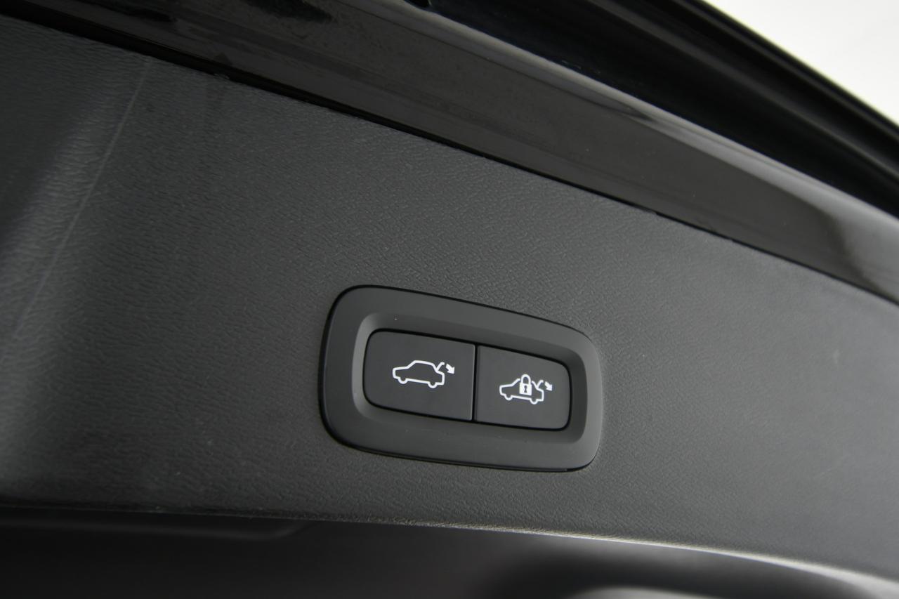 VOLVO XC40 N1 T4 recharge plug-in hybrid Core auto PREZZO+IVA+CAMERA