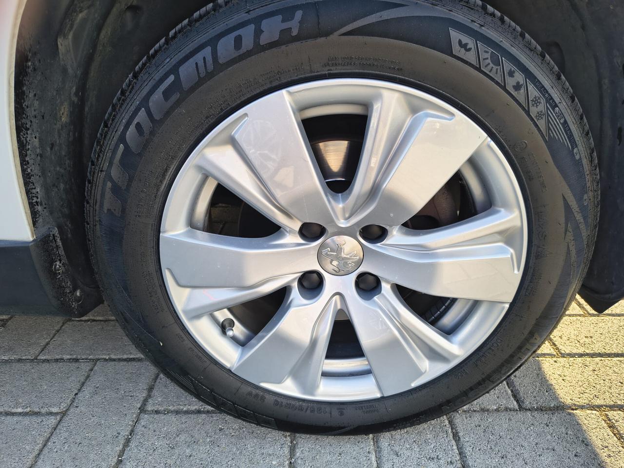 Peugeot 2008 1.2 BENZINA 5 PORTE