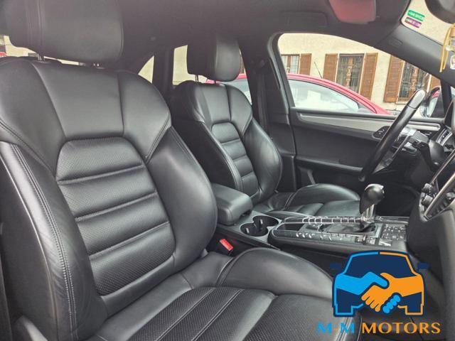PORSCHE Macan 2.0