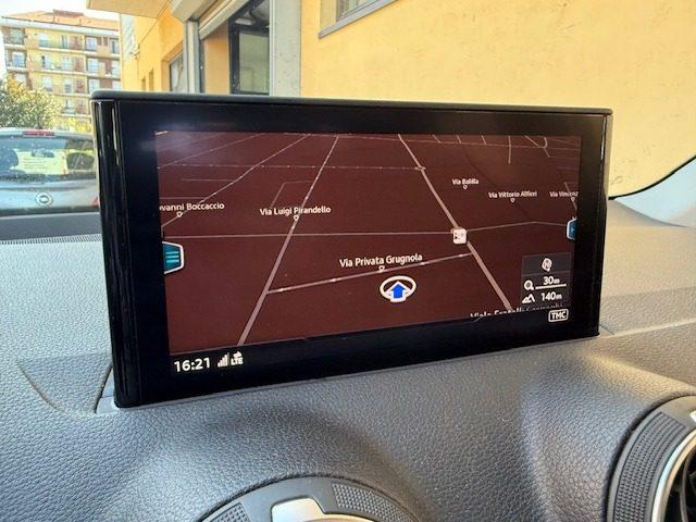 AUDI Q2 35 TDI quattro S tronic Identity Black