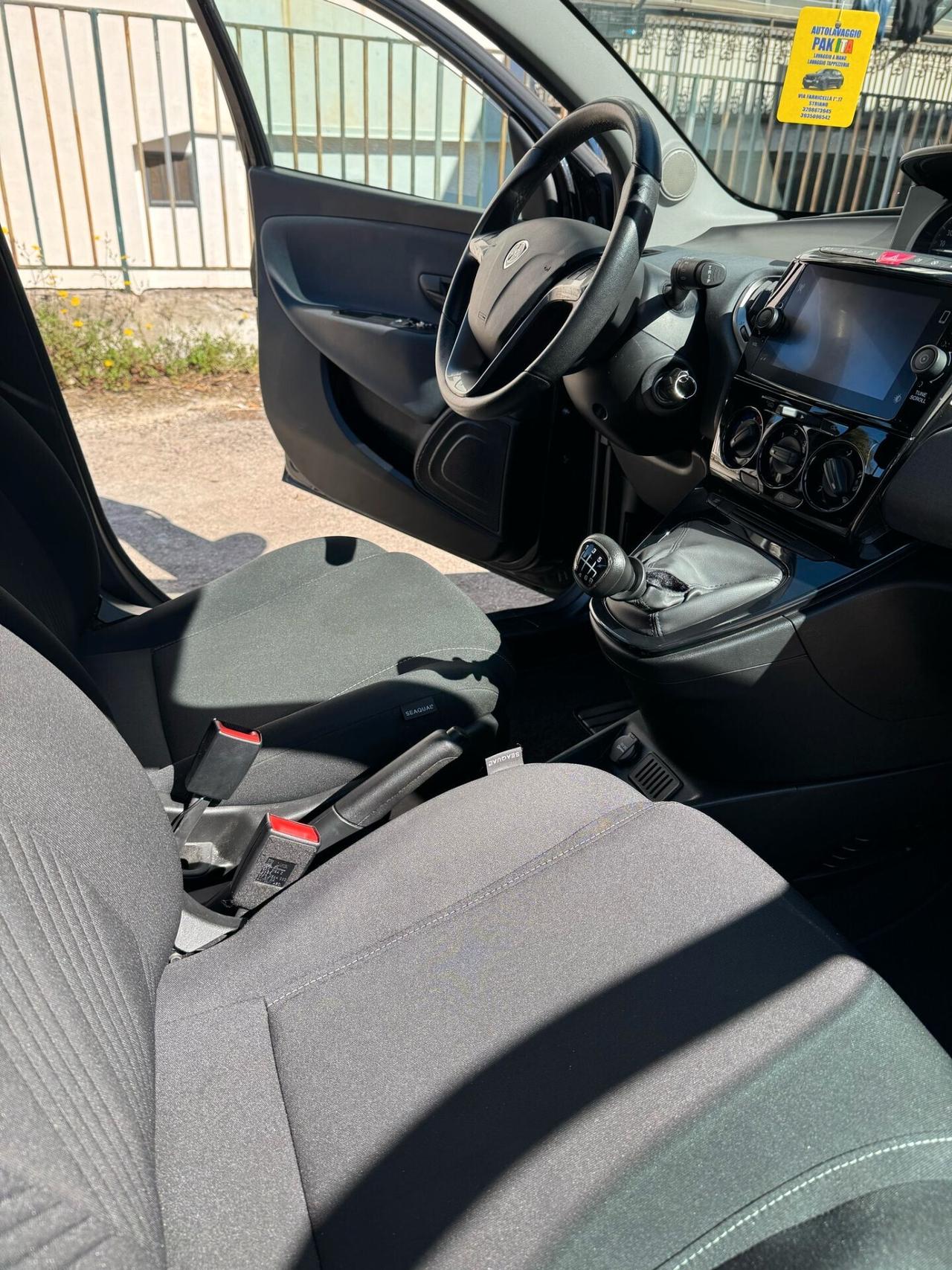 Lancia Ypsilon 1.0 FireFly 5 porte S&S Hybrid Alberta Ferretti
