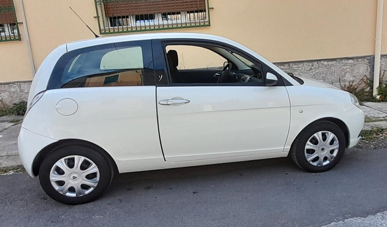 Lancia Ypsilon 1.2 Argento