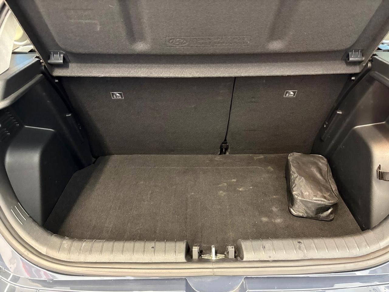 Hyundai i20 1.2 MPI MT GPL Connectline