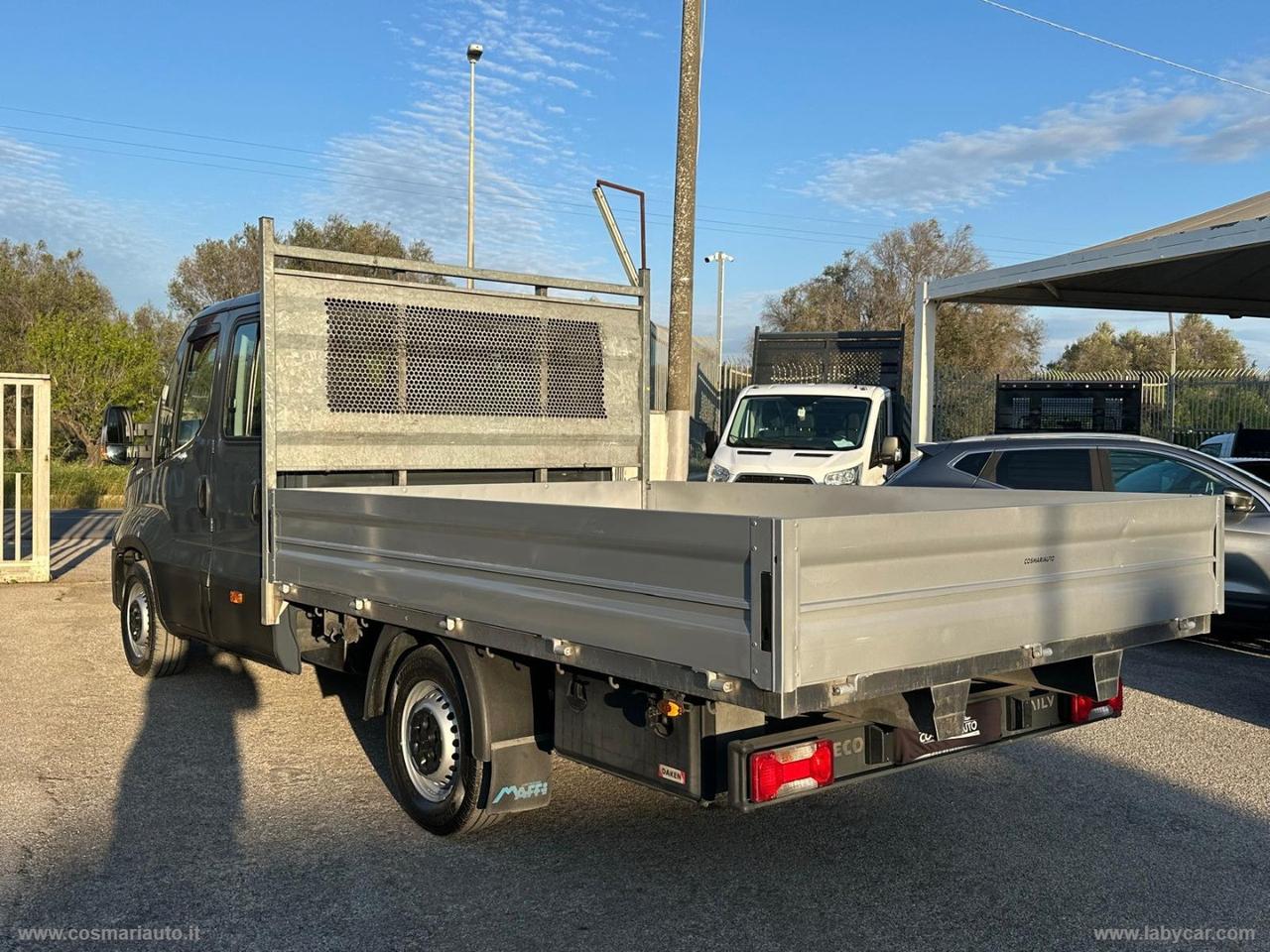 Daily 35S14D 2.3 HPT DOPPIA CABINA 6 POSTI