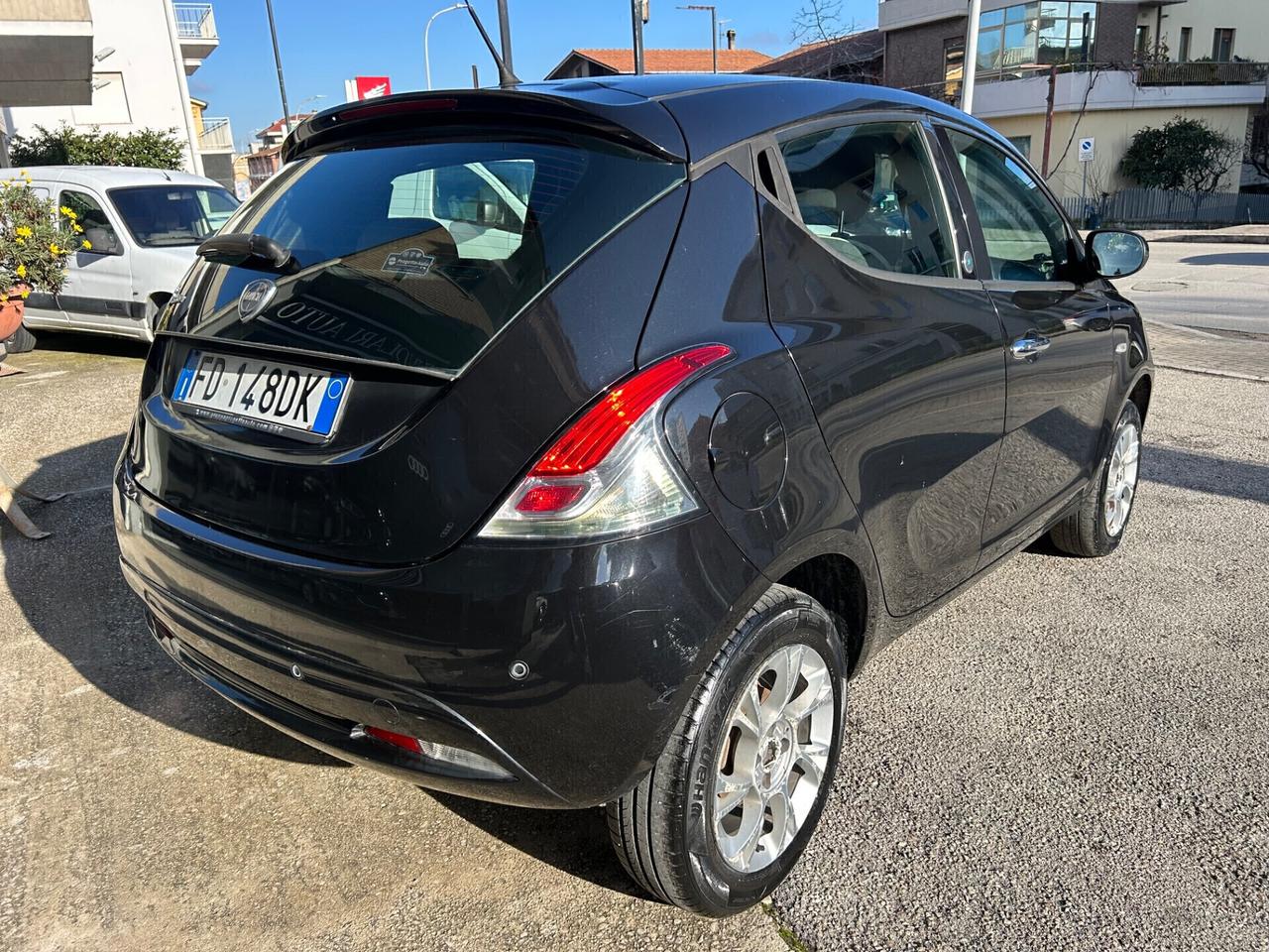 Lancia Ypsilon Benzina / Metano Ecochic Platinum Neopatentati