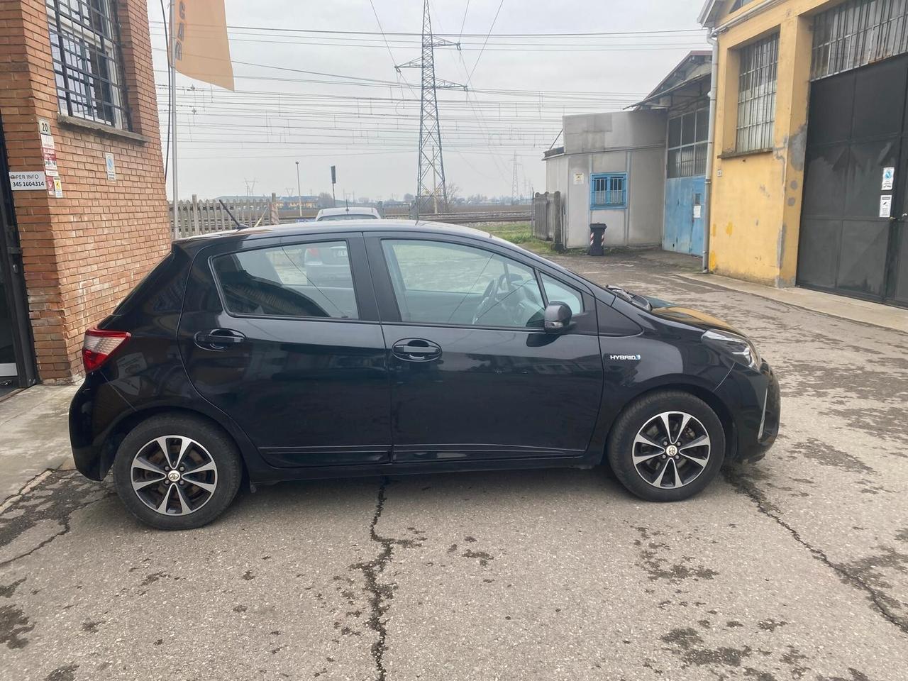 Toyota Yaris 1.5 Hybrid Active Plus CAMBIO AUTOM. - OK NEOP - GARANZIA 12 MESI