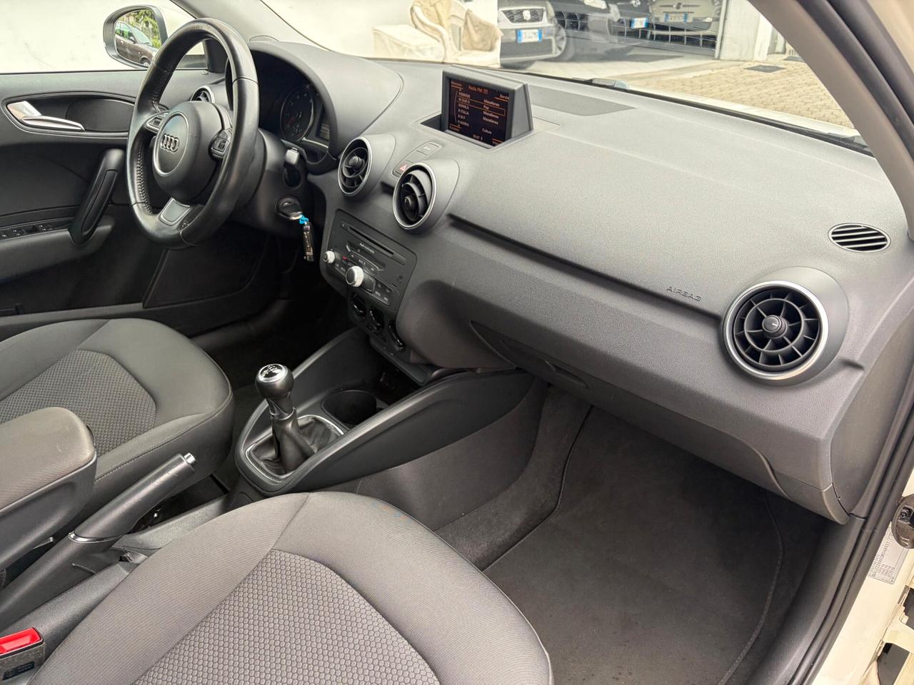 Audi A1 1.2 TFSI Attraction*NEOPATNETATI*EURO5