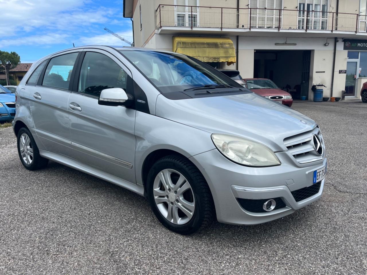 Mercedes-benz B 200 180 NGT BlueEFFICIENCY Executive