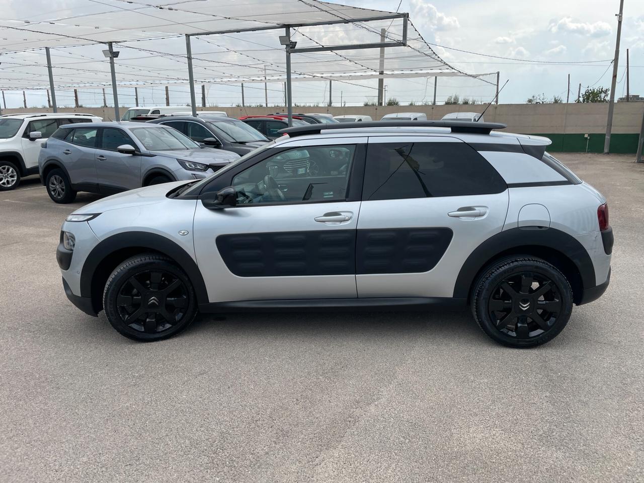 Citroen C4 Cactus 1.2 PureTech 82 Shine-NAVIGATORE