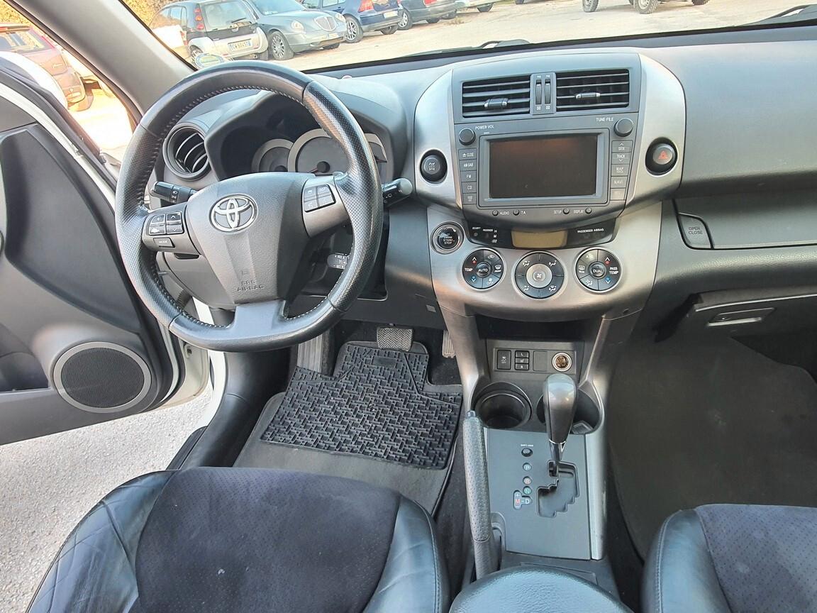 Toyota RAV4 2.2 D4D 150CV 4WD 5p. Luxury