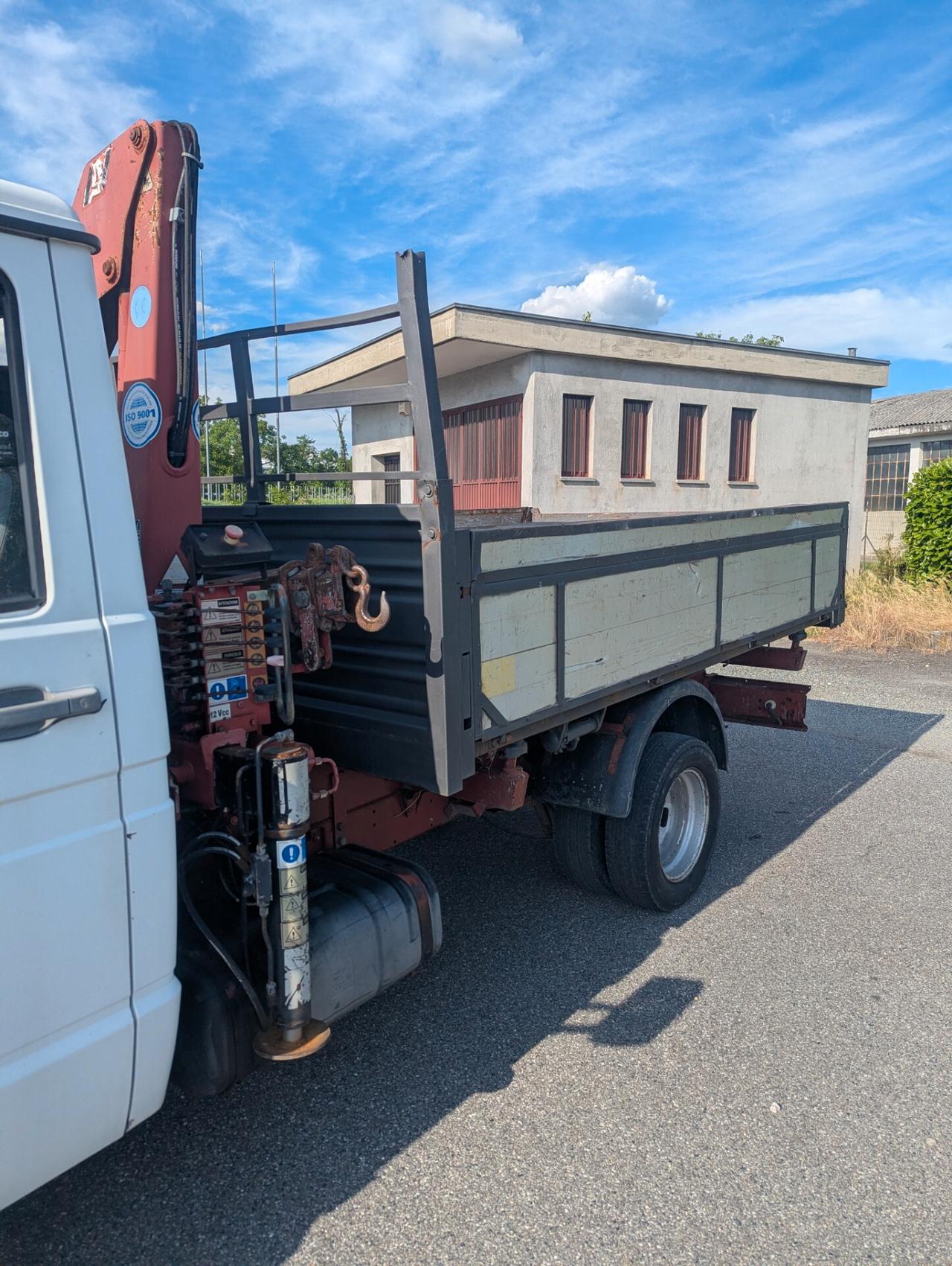 Iveco Daily 35.10 con gru