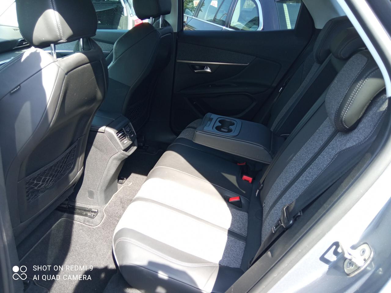 Peugeot 3008 BlueHDi 130 S&S Allure 5P