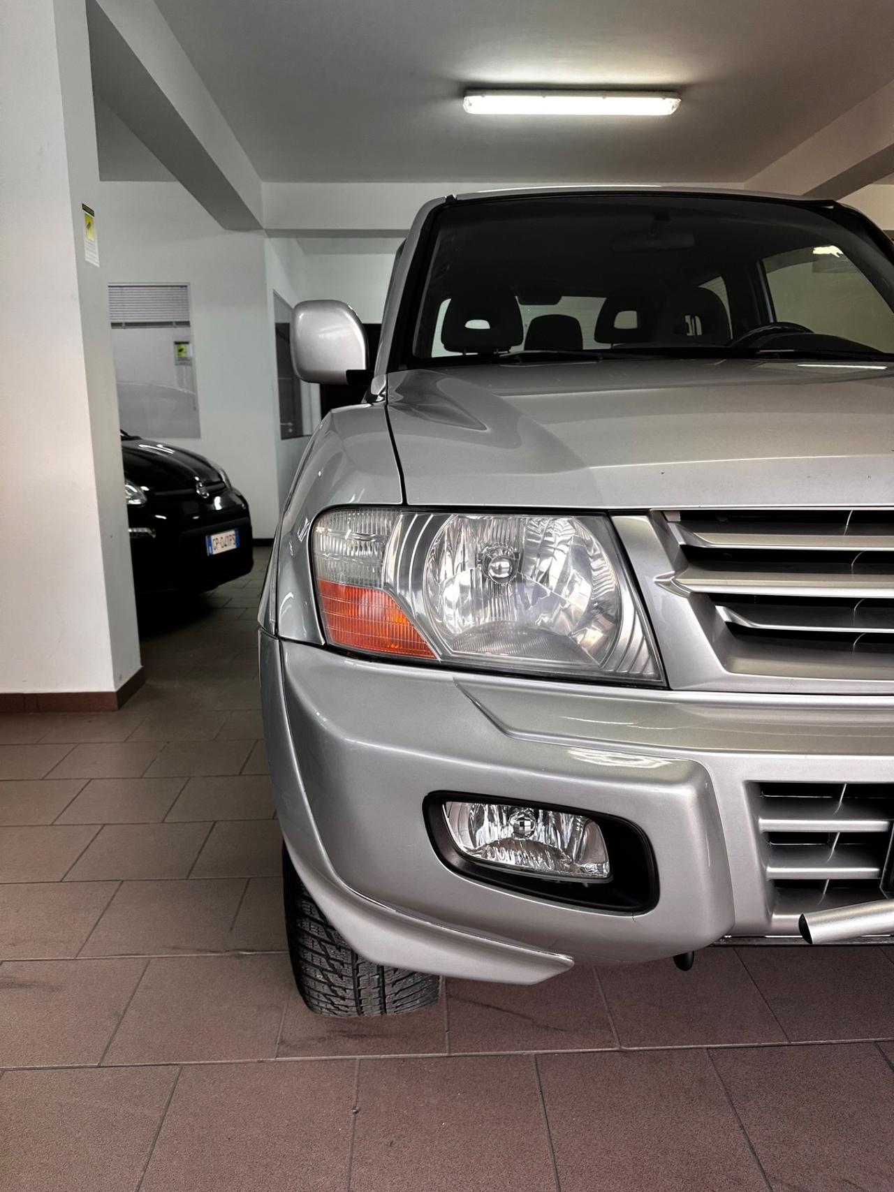 Mitsubishi Pajero 2.5 TDI 3p. GLS1