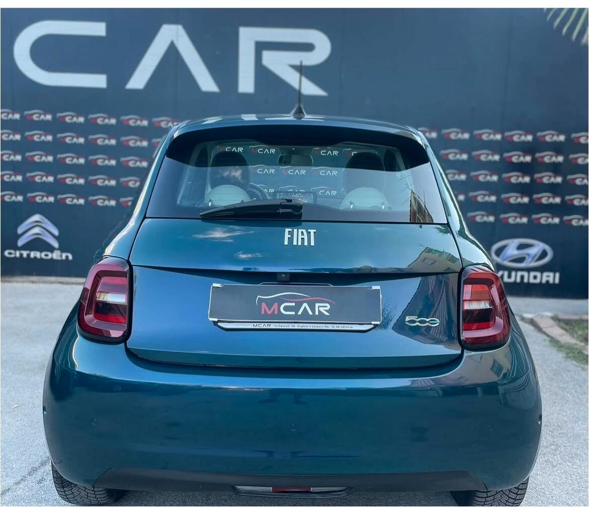 Fiat 500 500e Berlina 42 kWh La Prima