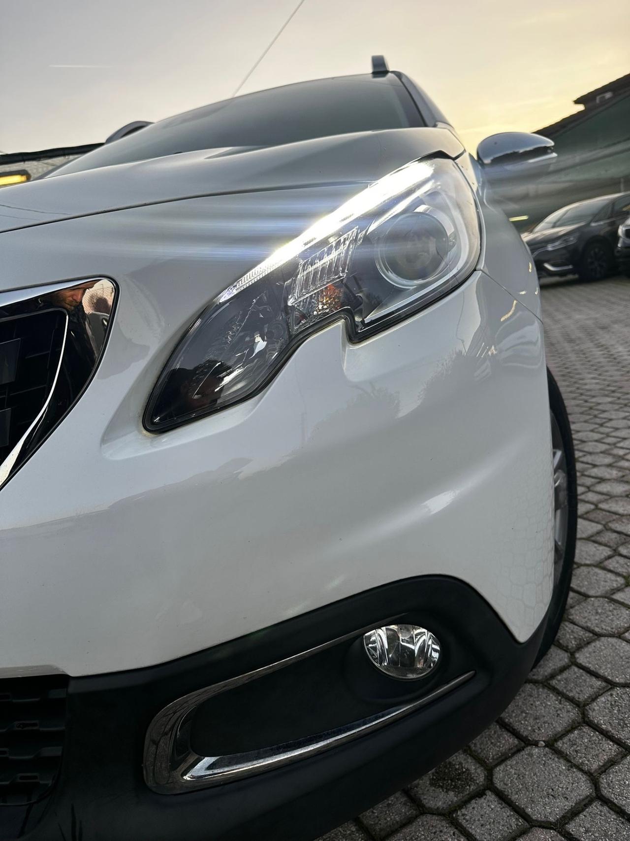 Peugeot 2008 BlueHDi 100 S&S Black Matt