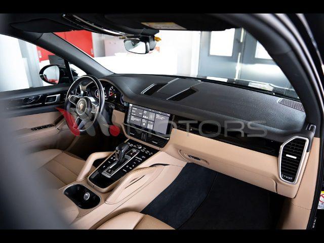 PORSCHE Cayenne 3.0 V6