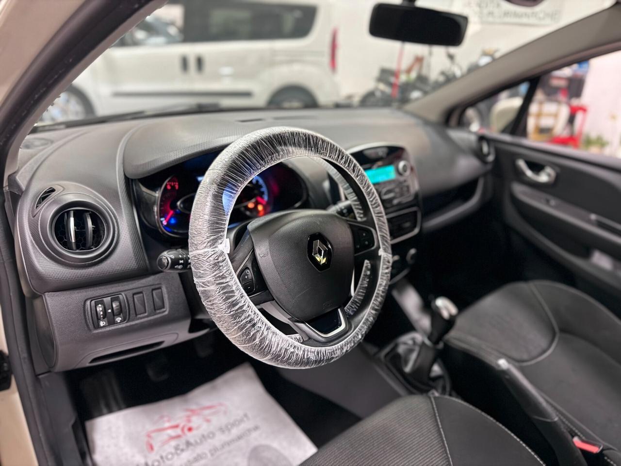 Renault Clio 1.2 75CV 5 porte Intens