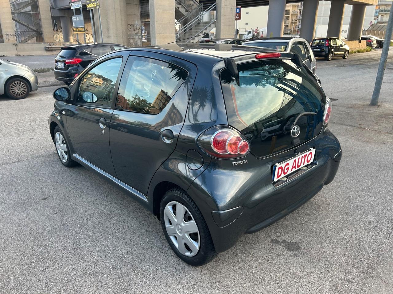 Toyota Aygo 1.0 benzina 68 cavalli 2011