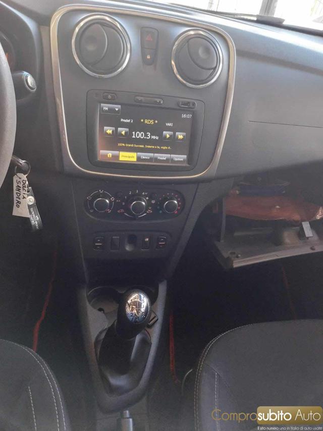 DACIA Sandero 1.2 75CV Serie Speciale Lauréate Family