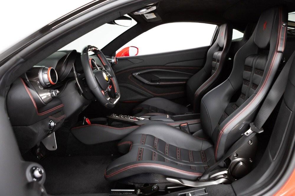 Ferrari F8 TRIBUTO LEASING FULL INCLUSIVE - NOLEGGIO LUNGO TERMINE